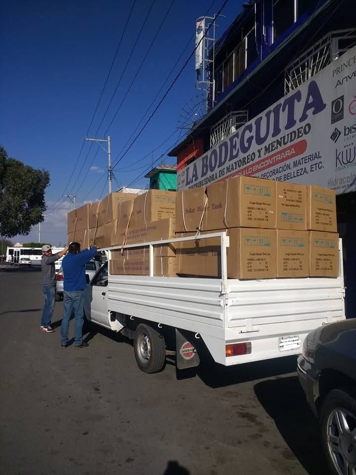 Equipo de reparto y logística Solares de México